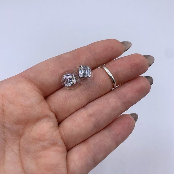 14K White Gold Square Stud Cubic Zirconia Stones Earrings - Picture 5 of 5